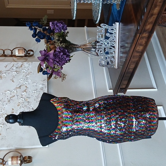 Super Sexy Multicolor Sequined Bodycon Mini Dress. Size L - Picture 3 of 17